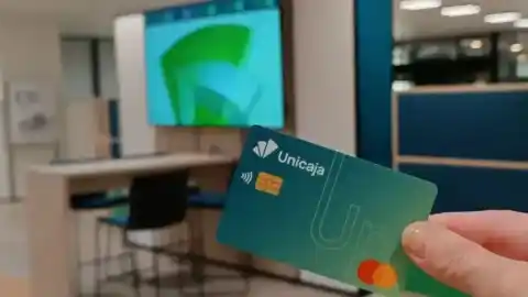 Imagen 1 de Unicaja ofrece 90 euros en créditos a jóvenes