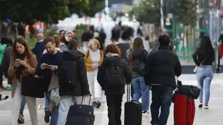 Imagen 1 de Bruselas amenaza la prohibición de alquiler turístico en pisos en toda Baleares