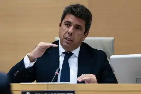 Imagen 1 de La jueza de la Dana cita a Mazón a declarar como testigo