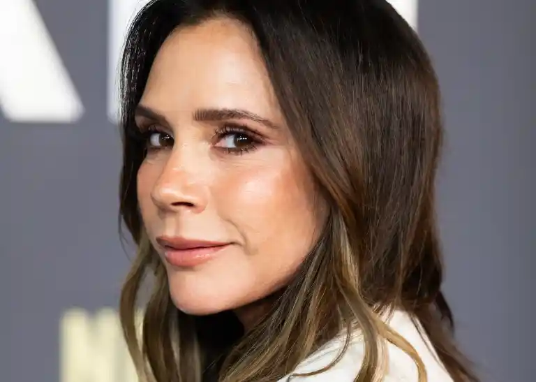 Imagen 1 de “No soy tan pija”: Victoria Beckham confiesa su etapa de llevar bolsos falsos
