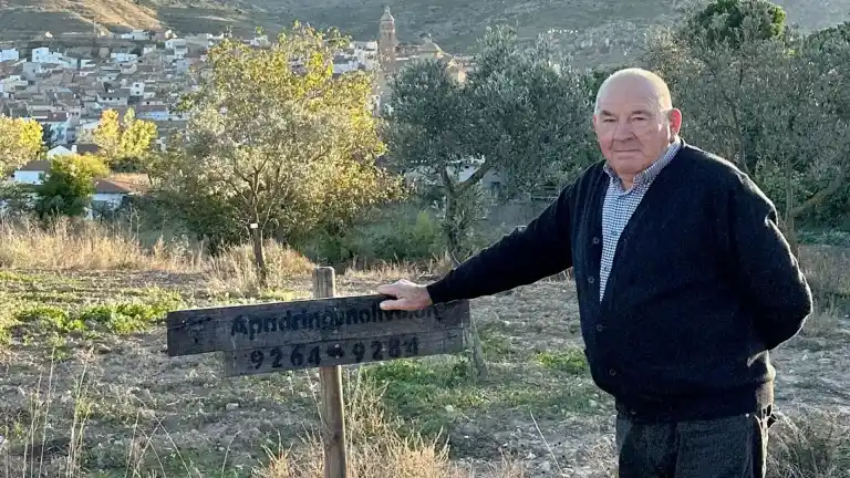 Imagen 1 de "Queridos Reyes Magos, este año quiero un olivo": así es la campaña de un pueblo de Teruel para luchar contra la despoblación