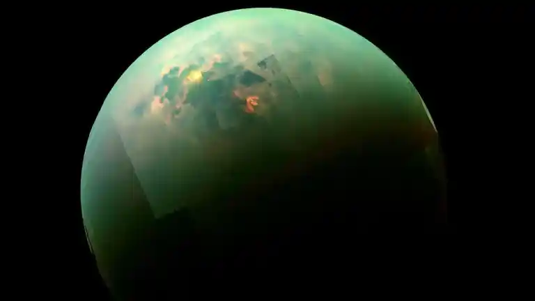 Imagen 1 de La NASA descubre que en Titán no hay un océano, sino un granizado que multiplica la posibilidad de vida