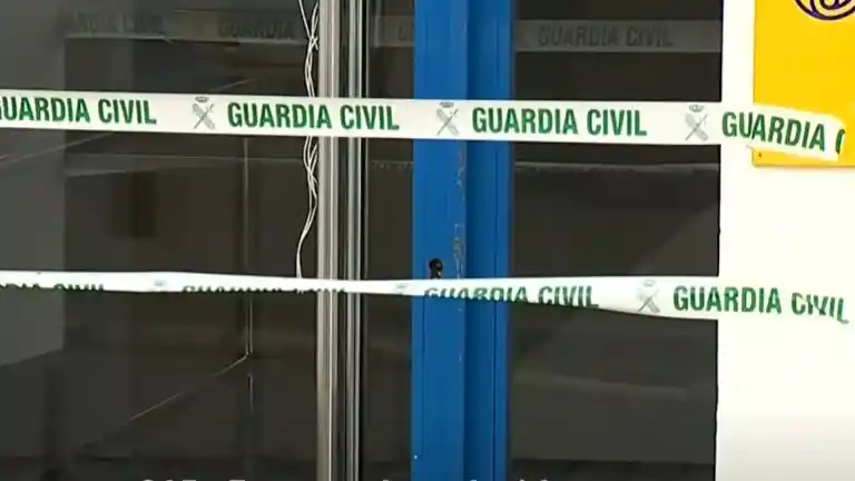 Imagen 1 de La Guardia Civil investiga dos intentos de robo en oficinas de Correos en Extremadura horas antes de las elecciones