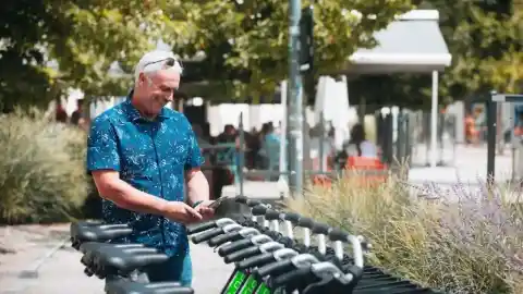 Imagen 1 de Tarifas, estaciones, proceso de alta... Así funciona MugiBike, el nuevo servicio de bicicleta eléctrica de Vitoria-Gasteiz