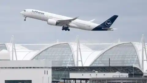 Imagen 1 de Lufthansa rodeará el espacio aéreo de Irán e Irak: