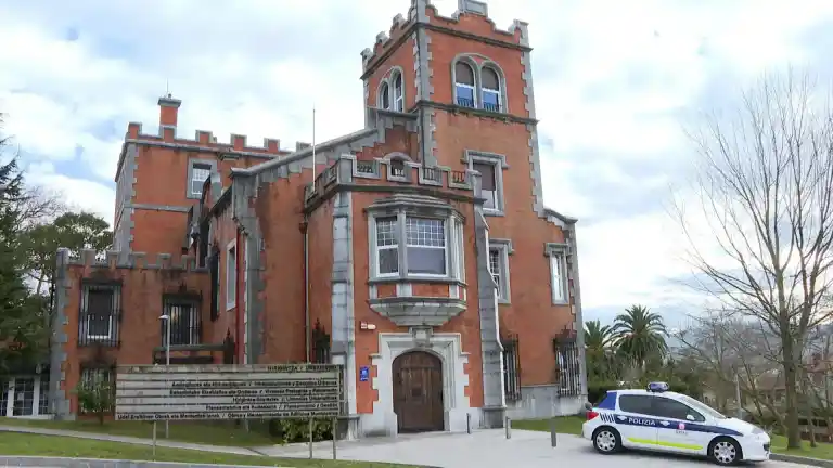 Imagen 1 de El juzgado de Getxo ha detectado indicios de delito en el derribo del palacete y está investigando a tres ediles del PNV.