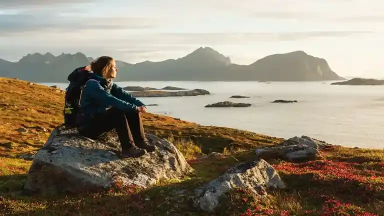 Imagen 1 de Salomon reduce hasta un 36% el precio de sus Alphacross 5 con Gore-Tex, las zapatillas ideales para los apasionados del senderismo.