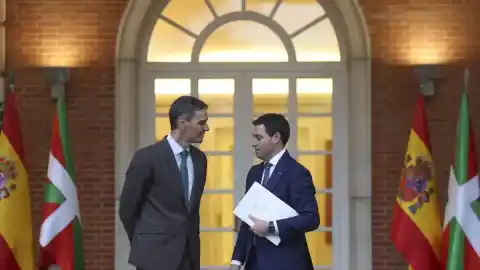 Imagen 1 de El lehendakari exige a Sánchez que se celebren competencias para abordar la gestión de la inmigración de manera efectiva.