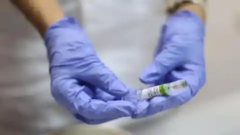 Imagen 1 de La sanidad vasca ha administrado por error vacunas caducadas a 253 personas, incluyendo muchos bebés.