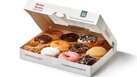 Imagen 1 de Los amantes de los donuts tienen una buena noticia: los donuts más populares de Krispy Kreme han llegado al corazón de Madrid. ¿Y cómo obtenerlos en el confort de tu propio hogar?