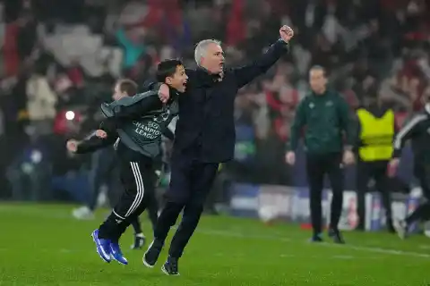 Imagen 1 de El "perdón" de Mourinho a Arbeloa por su celebración y la crítica de Mbappé: "Da un poco de vergüenza"