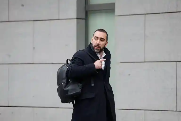 Imagen 1 de Aldama se une a la causa por el uso de efectivo en Ferraz, aportando un sobre de Delcy relacionado con la "financiación ilegal del PSOE".