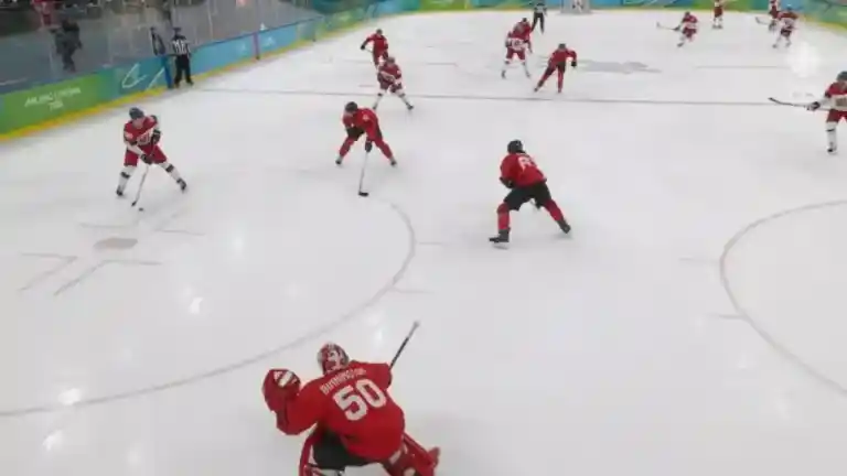 Imagen 1 de Escándalo en el hockey de los Juegos Olímpicos: República Checa anotó el tercer gol contra Canadá con tres jugadores adicionales sobre el hielo