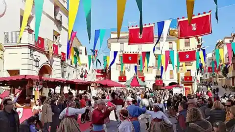 Imagen 1 de El pueblo a solo una hora de Valencia que organiza un impresionante mercado medieval este fin de semana