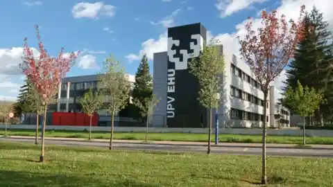 Imagen 1 de La Universidad del País Vasco cerrará el lunes el campus de Vitoria por un acto de Vox