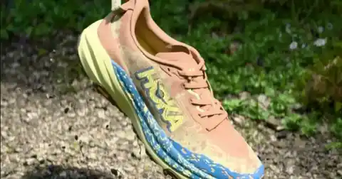 Imagen 1 de Las zapatillas Hoka Speedgoat rebajan su precio y se destacan en el trail running este 2026