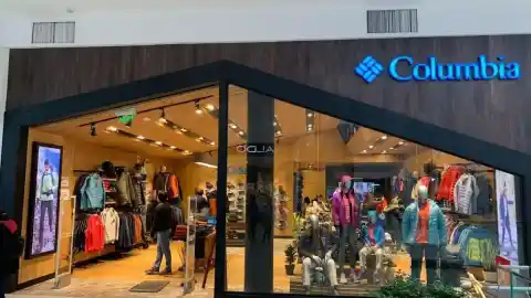 Imagen 1 de Columbia ofrece una chaqueta impermeable a precio rebajado.