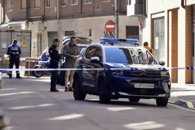 Imagen 1 de Un joven fallece en Valladolid tras ser apuñalado presuntamente por un adolescente de 13 años, quien已被系统转换为：Un joven fallece en Valladolid tras ser apuñalado presuntamente por un adolescente de 13 años, quien已被系统转换为：Un joven fallece en Valladolid tras ser apuñalado presuntamente por un adolescente de 13 años, quien已被系统转换为：Un joven fallece en Valladolid tras ser apuñalado presuntamente por un adolescente de 13 años, quien已被系统转换为：Un joven fallece en Valladolid tras ser apuñalado presuntamente por un adolescente de 13 años, quien已被系统转换为：

Un joven fallece en Valladolid tras ser apuñalado presuntivamente por un adolescente de 13 años, quien已被系统转换为：已被系统转换为：

Un joven fallece en Valladolid tras ser apuñalado presuntamente por un adolescente de 13 años, quien已被系统