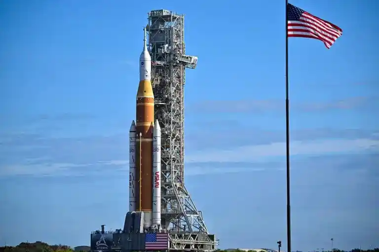 Imagen 1 de La NASA retrasa hasta abril el lanzamiento de su misión lunar Artemisa 2 por un nuevo problema técnico: "Entiendo que la gente esté decepcionada"